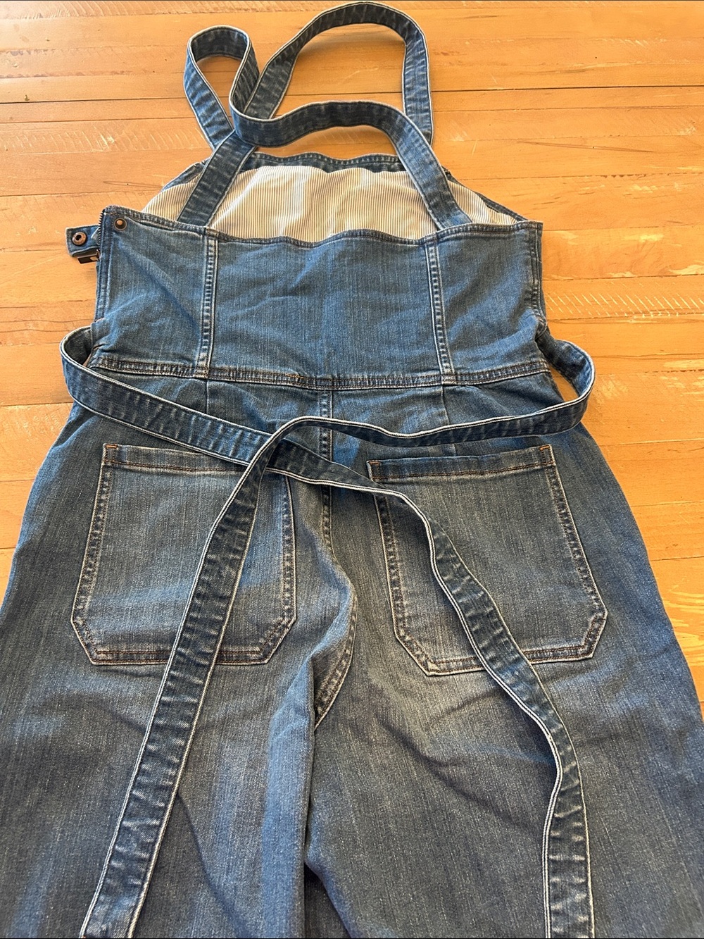 Duluth Trading Co Denim Bib Overalls Jumpsuit - Blue - Picture 8 of 9